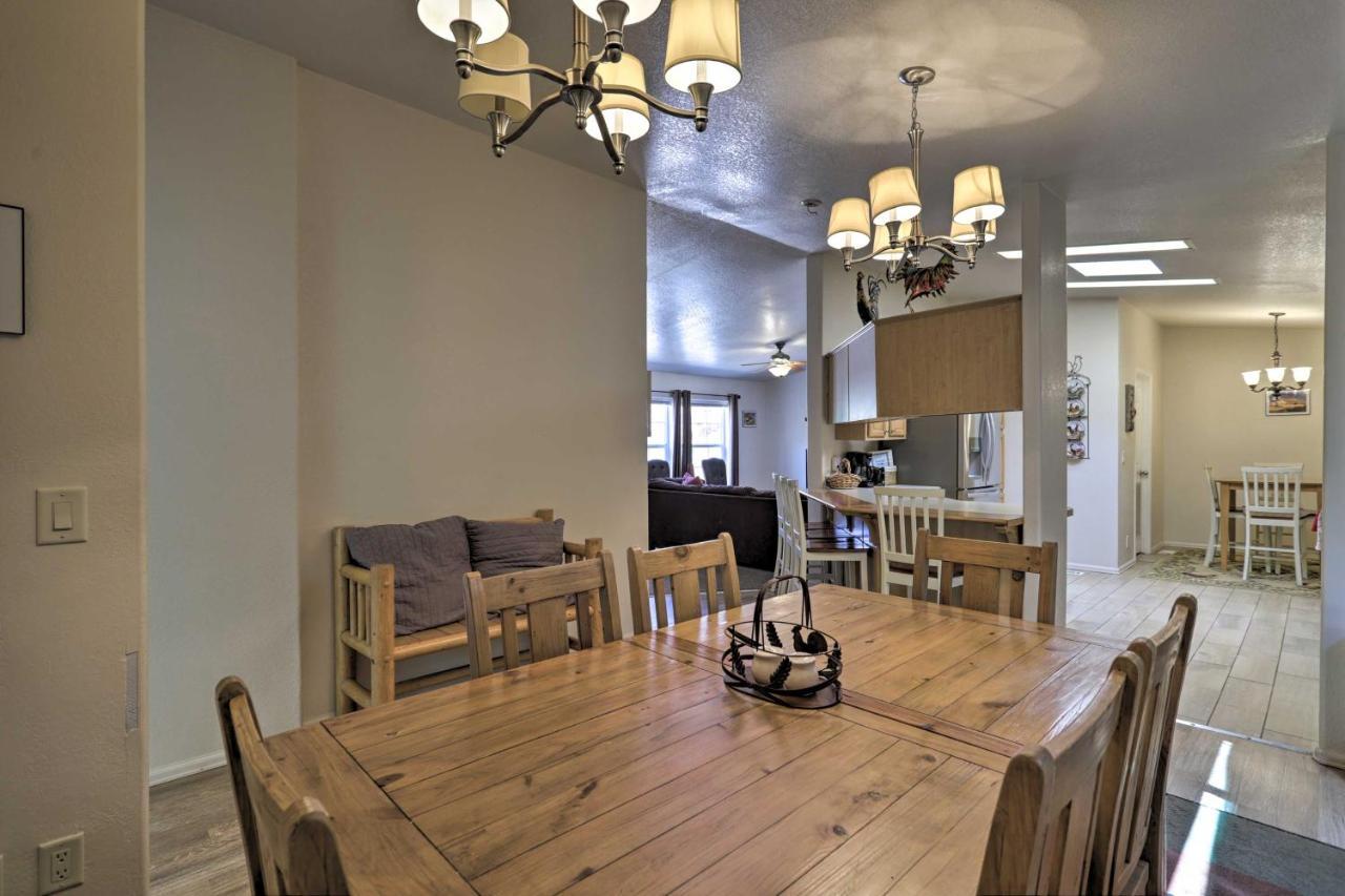 Rustic Retreat Moab Townhome With Grill And Fire Pit Eksteriør bilde